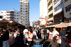 サンパウロの東洋人街の縁日風景